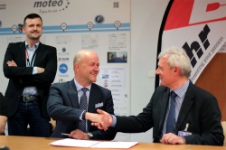 Alex Gelbcke (Birh) et Barnard Barth (CRM) lors de la signature du partenariat