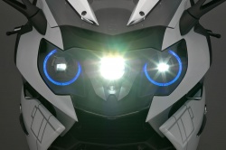 Les phares laser BMW adaptés à la moto