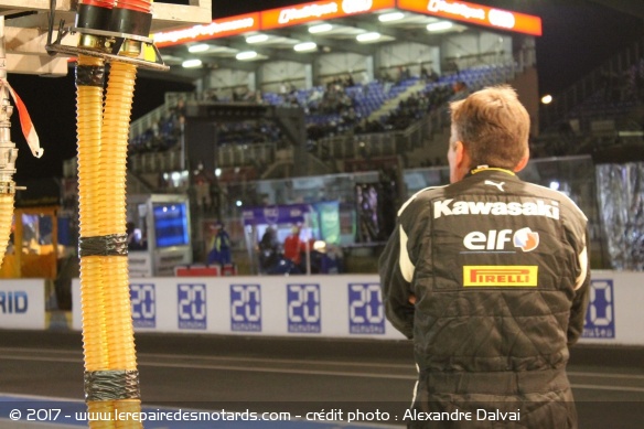 Gilles Stafler regarde au loin