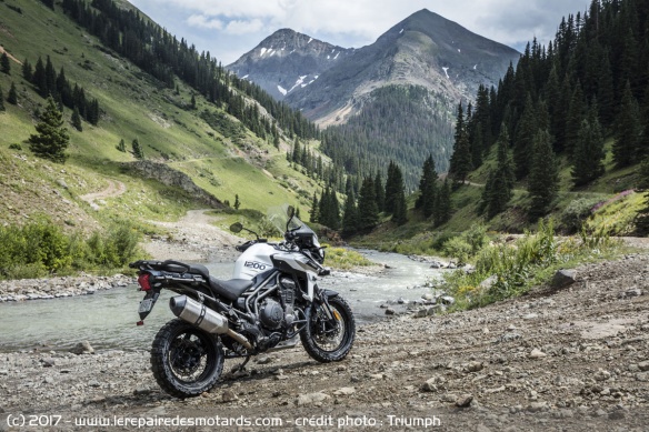 Triumph Tiger 1200 XR & XC Triumph Tiger 1200 XR & XC
