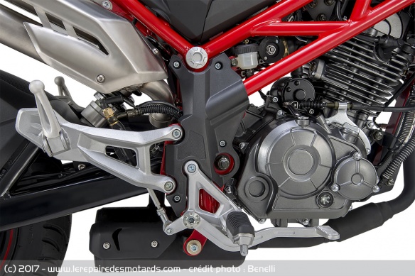 Le monocylindre répond à la norme Euro4 Le monocylindre répond à la norme Euro4