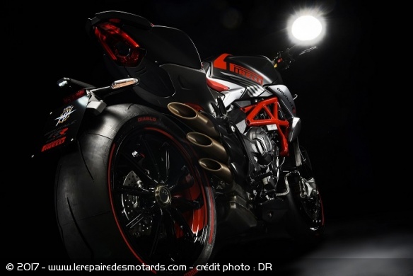 MV Agusta Brutale 800 RR Pirelli, vu de l'arrière