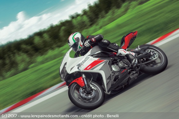 Sportive Benelli 302 R Sportive Benelli 302 R