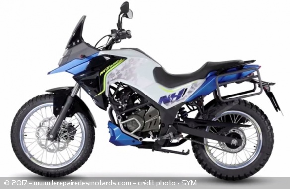 SYM NH-Trazer coté gauche