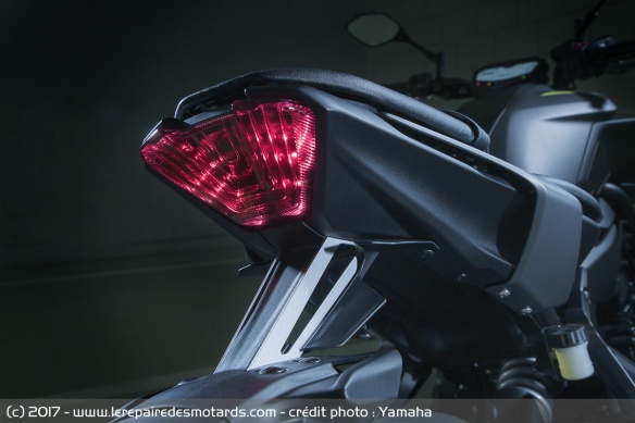 Le feu arrière de la Yamaha MT-07