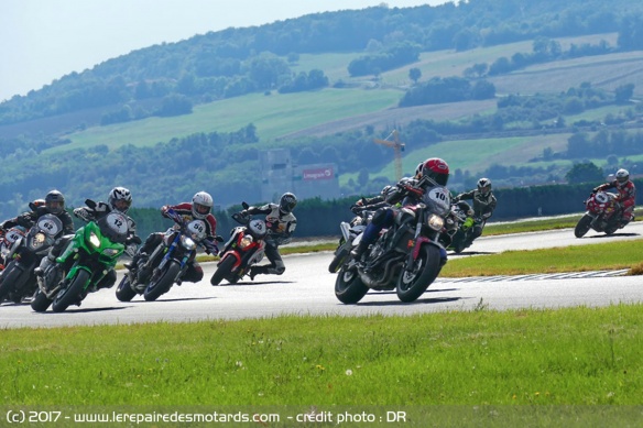Passage sur circuit pour le Moto Tour 2017