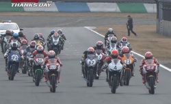 Vidéo : Marquez et Pedrosa affrontent des minots en CBR250R