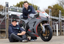 TT : Dunlop recrute McGuinness en Supersport - crédit photo : IOMTT