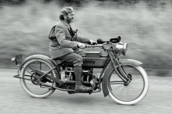 40 anciennes aux enchères à Stafford