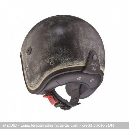 Casque jet Caberg Freeride Sandy, vue sur le derrière du casque Casque jet Caberg Freeride Sandy, vue sur le derrière du casque