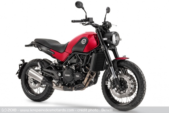 Benelli Leoncino Trail rouge