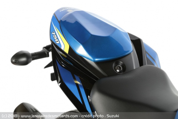 Le capot de selle
