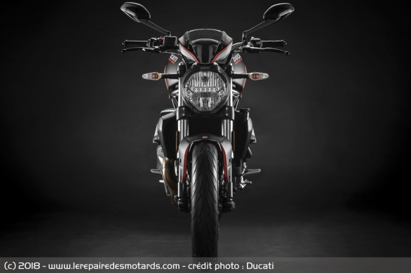 Ducati Monster 821 Stealth Ducati Monster 821 Stealth