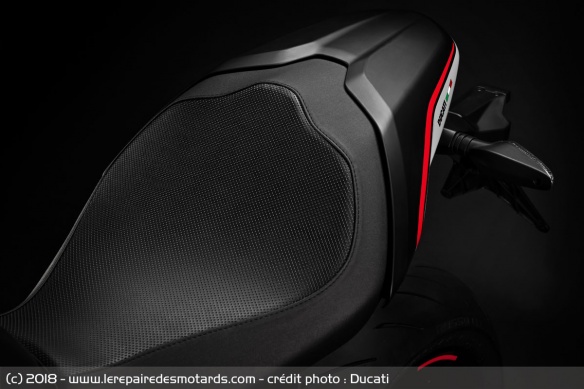 Ducati Monster 821 Stealth Ducati Monster 821 Stealth