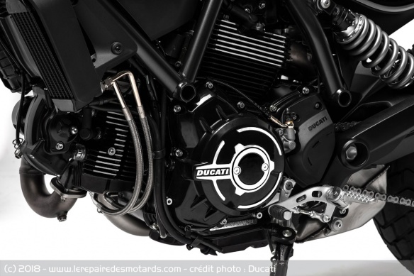 Le moteur et le cadre sont anodisés noirs Le moteur et le cadre sont anodisés noirs