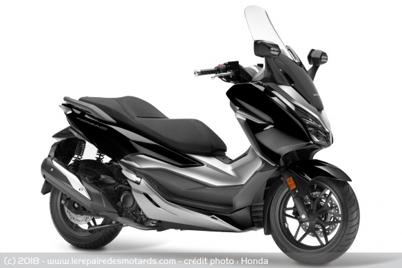 Scooter Honda Forza 300 noir