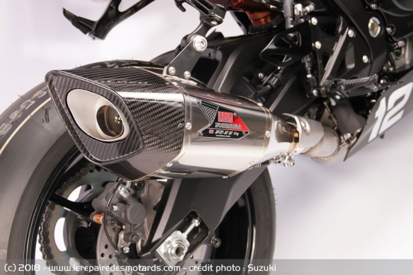 Le silencieux Yoshimura R11, uniquement pour la piste Le silencieux Yoshimura R11, uniquement pour la piste