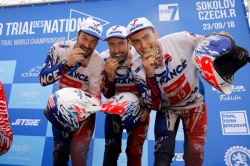Gubian, Ferrer et Bincaz sur le podium du Trial des Nations - Crédit photo : FFM
