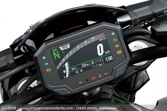 L'écran TFT couleur de la Kawasaki Z900