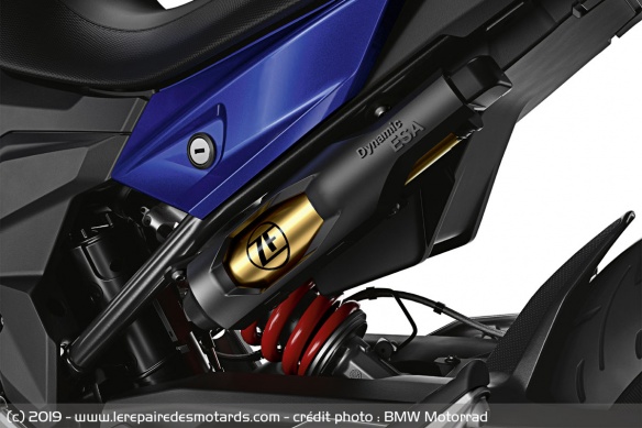 La F 900 R compte de nombreuses options, y compris les suspensions dynamiques ESA La F 900 R compte de nombreuses options, y compris les suspensions dynamiques ESA