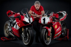 Ducati Panigale V4 25e Anniversario 916