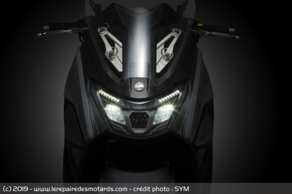 SYM Maxsym 400i SYM Maxsym 400i