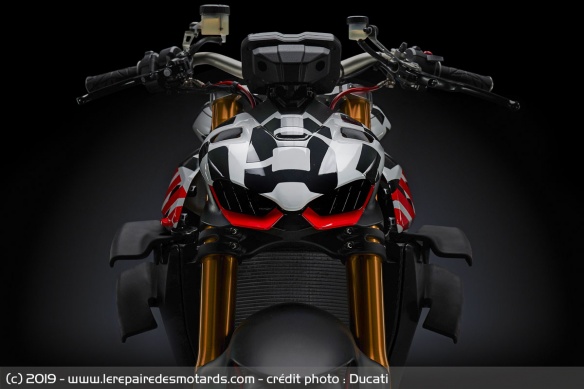 La Streetfighter V4 sera dévoilée à l'EICMA La Streetfighter V4 sera dévoilée à l'EICMA