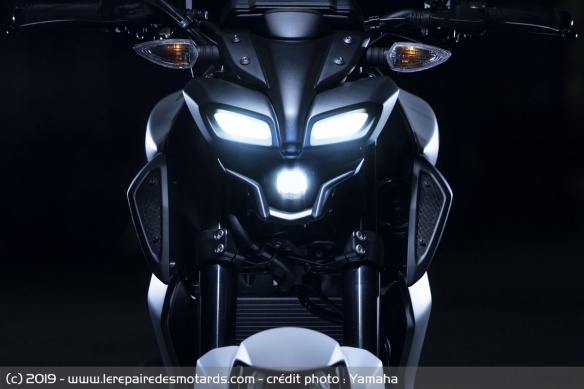 La 125 adopte le nouveau look de la MT-03 La 125 adopte le nouveau look de la MT-03