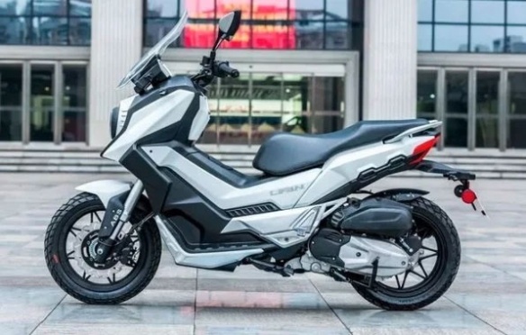 Lifan LF150T, un air de Honda X-ADV