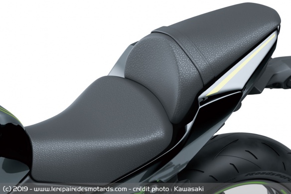 La selle de la Z650 s'épaissie pour plus de confort