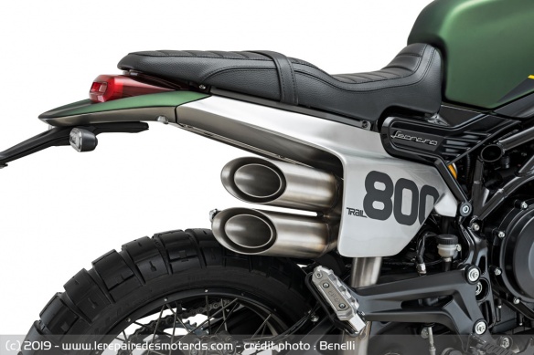 Double silencieux de la Benelli Leoncino 800 Trail
