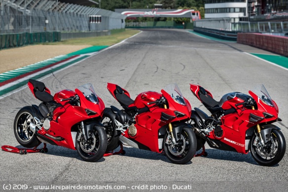 La gamme Panigale au complet avec la V2, la V4 S et la V4 R La gamme Panigale au complet avec la V2, la V4 S et la V4 R
