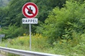Nouveau panneau routier doigt honneur
