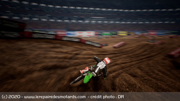 Monster Energy Supercross 3 laisse une impression positive qu'il faudra confirmer dans un essai approfondi Monster Energy Supercross 3 laisse une impression positive qu'il faudra confirmer dans un essai approfondi