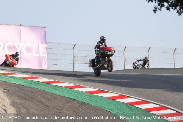Le corkscrew en Indian Challenger ? Même pas peur Le corkscrew en Indian Challenger ? Même pas peur