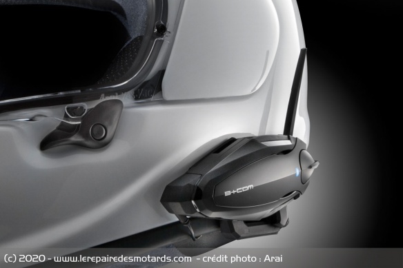 L'Arai Quantic est prêt pour recevoir un intercom L'Arai Quantic est prêt pour recevoir un intercom