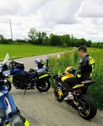 Topé à plus de 200 km/h sans plaque d'immatriculation (c) photo : Gendarmerie de Lot 46