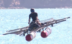 La moto volante Flyer tombe à l'eau