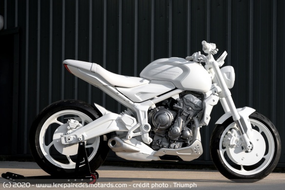 La position sera moins portée vers l'avant que sur la Street Triple