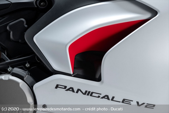 Ducati Panigale V2 White Rosso Ducati Panigale V2 White Rosso