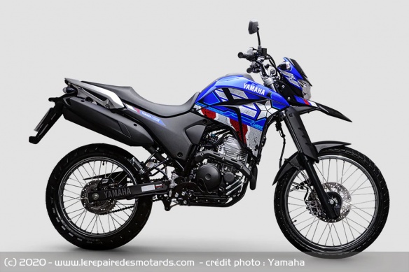 Yamaha Lander 250 Captain America