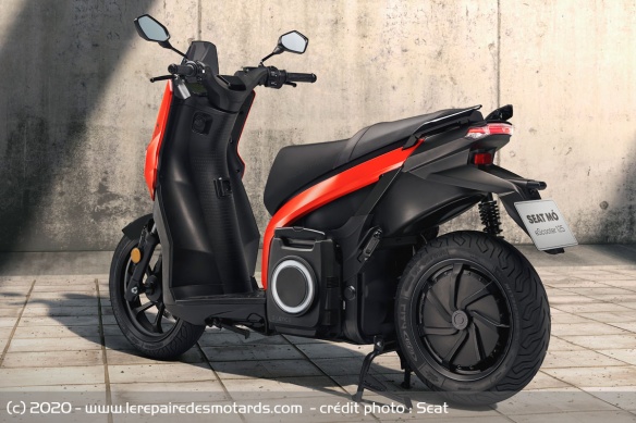 Le MÓ eScooter 125 reprend l'innovant système de batterie amovible Le MÓ eScooter 125 reprend l'innovant système de batterie amovible