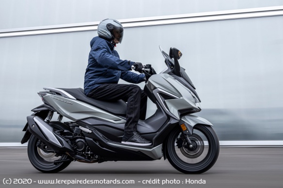 Avec 4ch et 4,3 Nm de plus, le scooter atteint désormais 137 km/h Avec 4ch et 4,3 Nm de plus, le scooter atteint désormais 137 km/h