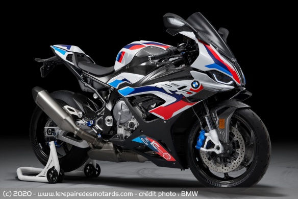La M 1000 RR est aussi homologuée pour une utilisation sur route