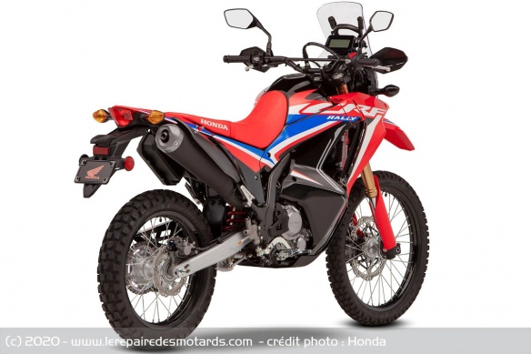 La CRF300 Rally se dote d'un plus gros réservoir La CRF300 Rally se dote d'un plus gros réservoir