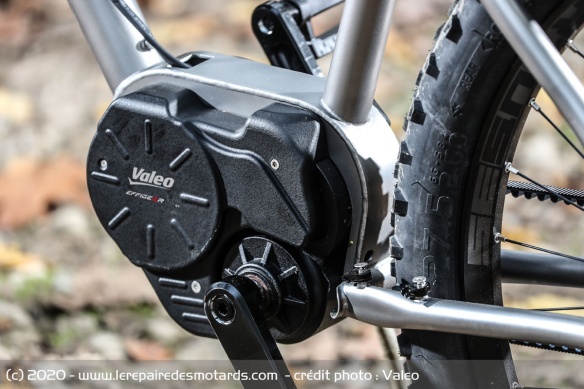 Le moteur intègre une boite de vitesse adaptative Le moteur intègre une boite de vitesse adaptative