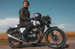 Une collection d'équipements Belstaff x Royal Enfield