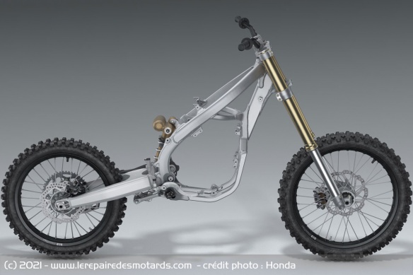 La partie cycle est héritée de la CRF450R 2021 La partie cycle est héritée de la CRF450R 2021