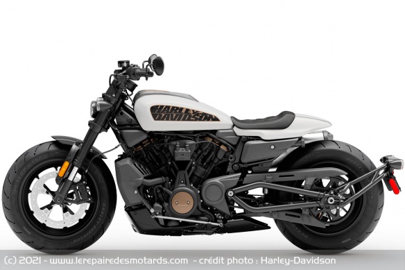 La Sportster S se montre plus légère avec 228 kg en ordre de marche La Sportster S se montre plus légère avec 228 kg en ordre de marche