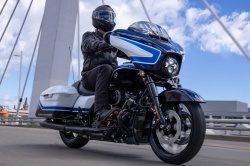 Edition limitée Harley-Davidson Street Glide Special Artic Blast